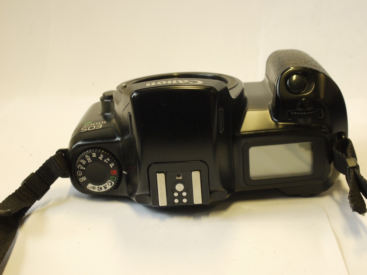 mwclassiccameras-20240216-487 Canon EOS 1000F N 35mm AF SLR body, with neck strap & Canon EH5 ER case
