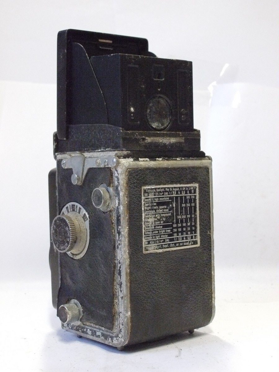 mwclassiccameras-20240223-206 Rolleiflex 2.8A TLR (No.1204459) c1954-56 with Zeiss-Opton 80mm f2.8 Tessar lens in Synchro Compur shutter. NEEDS RPAIR/FOR SPARE PARTS. UNCOMMON MODEL, 1st Rolleifex with f2.8 lens