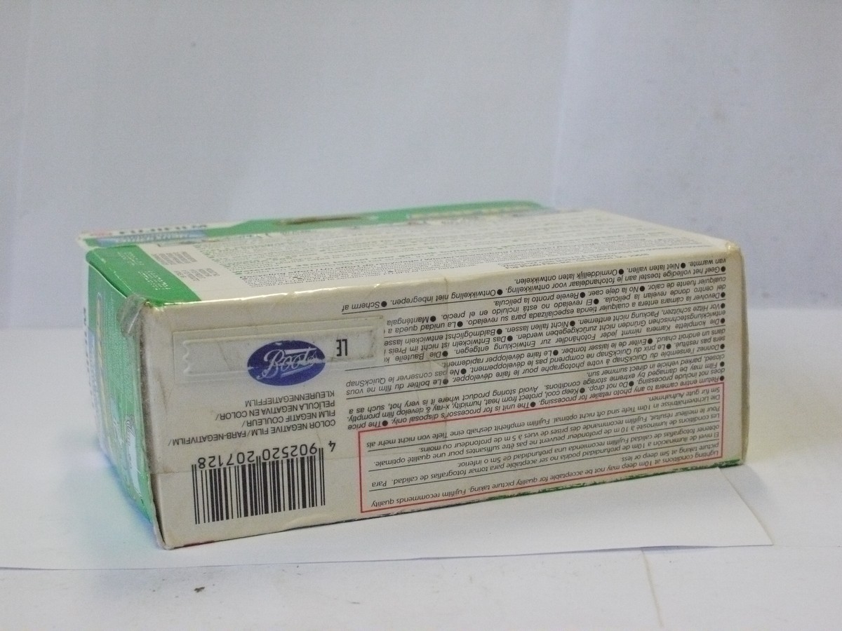mwclassiccameras-20240229-138 Fujifilm Marine Single Use 35mm camera, Waterproof, Green underwater coloured. Preloaded with 27 Exposure Film. Film Expiry 04/2006