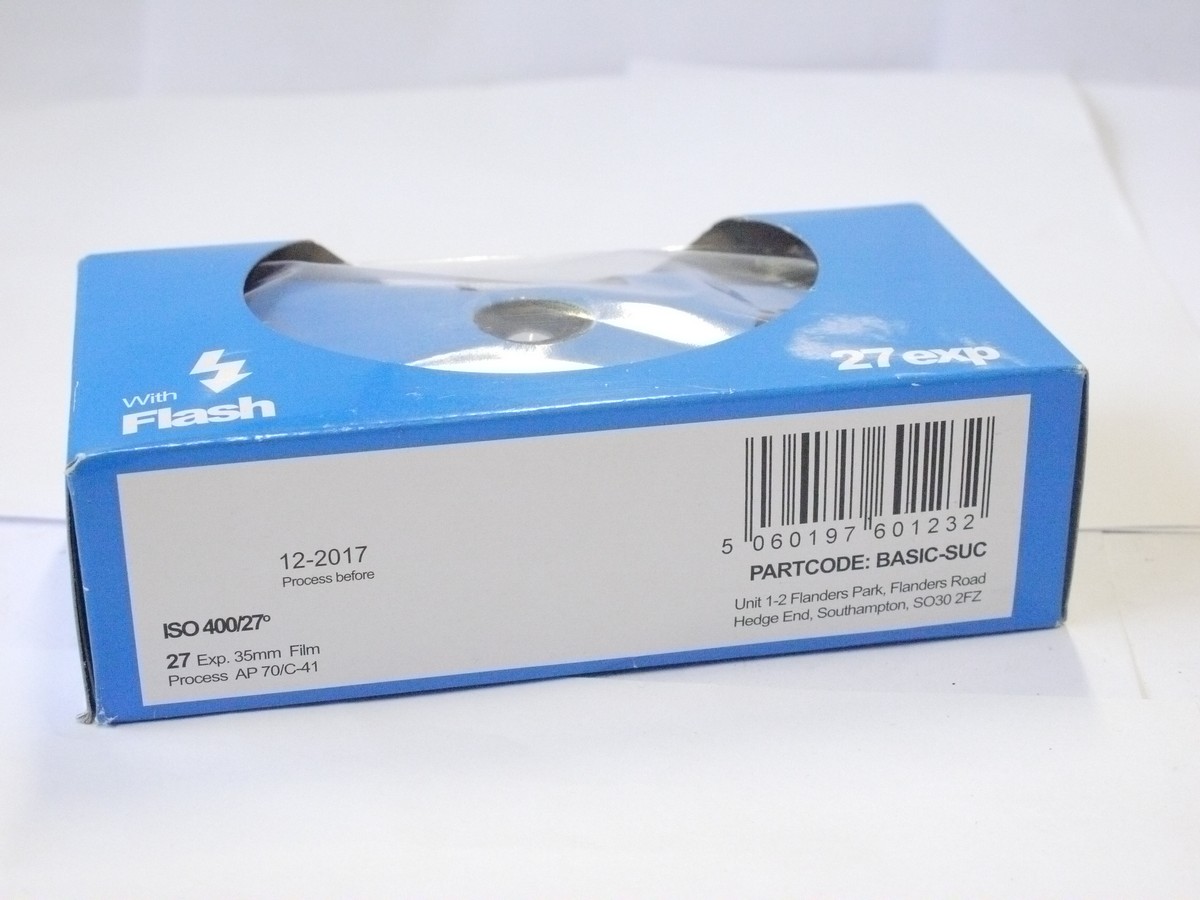 mwclassiccameras-20240229-143 Single Use 35mm Camera, BLUE coloured, with built-in flash. Preloaded with 7 Exposure Film. Film Expiry 12/2017