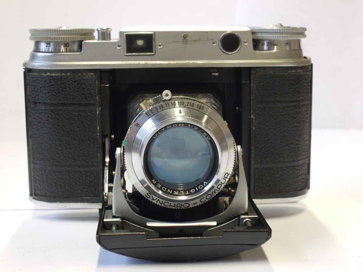 mwclassiccameras-20240229-313 Voigtlander Vito III 35mm folding coupled rangefinder camera with 50mm f2 Ultron coated lens in Synchro Compur shutter + VL ER case
