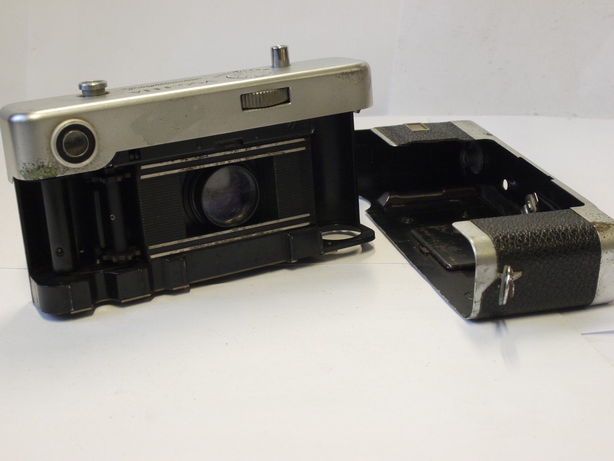 mwclassiccameras-20240229-324 Voigtlander Vitessa 35mm coupled rangefinder camera with barn doors & top plunger wnd-on, with 50mm f2 Ultron lens in Synchro Compur shutter