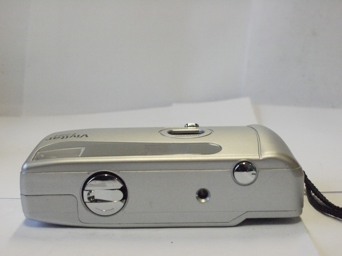 mwclassiccameras-20240229-54 Vivitar T201 35mm Compact AF camera, silver coloured, with 28mm fcus free lens + wrist strap