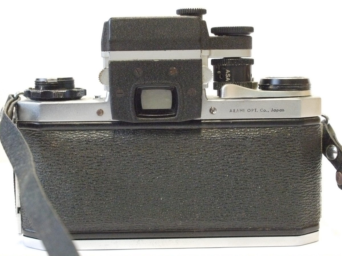 mwclassiccameras-20240229-68 Pentax SV 35mm SLR, chrome, with Pentax shutter coupled Top mounting CDs meter & 55mm f1.8 Super-Takumar M42 lens with Pentax metal lens hood & Strap