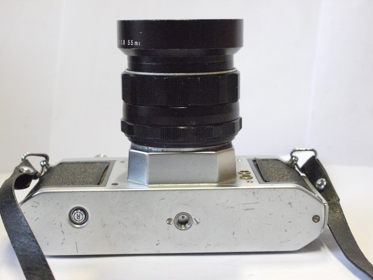 mwclassiccameras-20240229-71 Pentax SV 35mm SLR, chrome, with Pentax shutter coupled Top mounting CDs meter & 55mm f1.8 Super-Takumar M42 lens with Pentax metal lens hood & Strap
