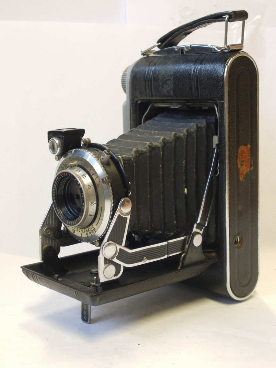 mwclassiccameras-20240308-133 Kodak Monitor 6x9 on 620 folding camera with 101mm f4.5 Anastigmat Special lens in Flash Supermatic shutter