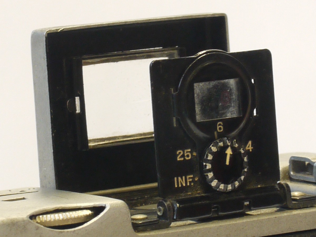mwclassiccameras-20240308-136 Kodak Monitor 6x9 on 620 folding camera with 101mm f4.5 Anastigmat Special lens in Flash Supermatic shutter