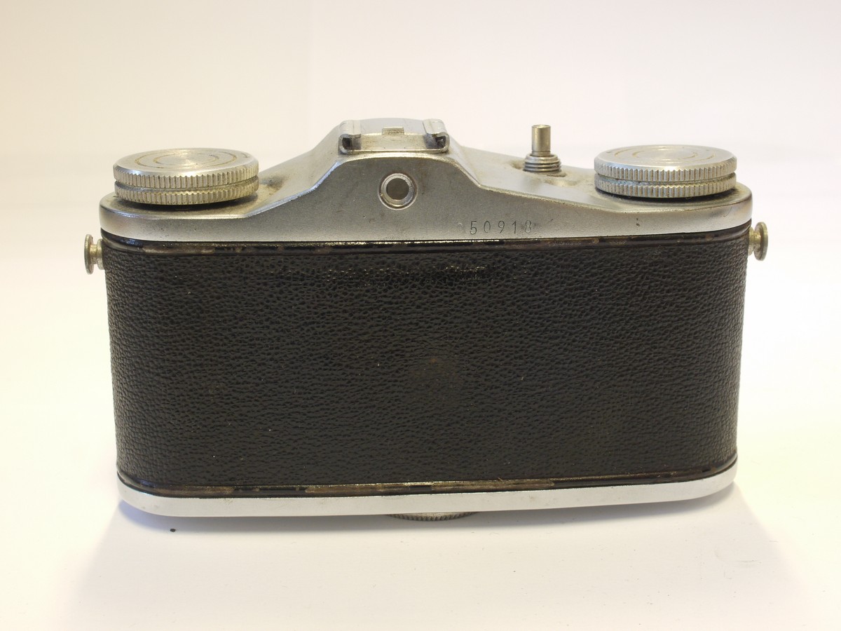 mwclassiccameras-20240315-56 P Saraber Finetta 35mm camera + 45mm f2.8 Finetar screw mount interchangeable lens