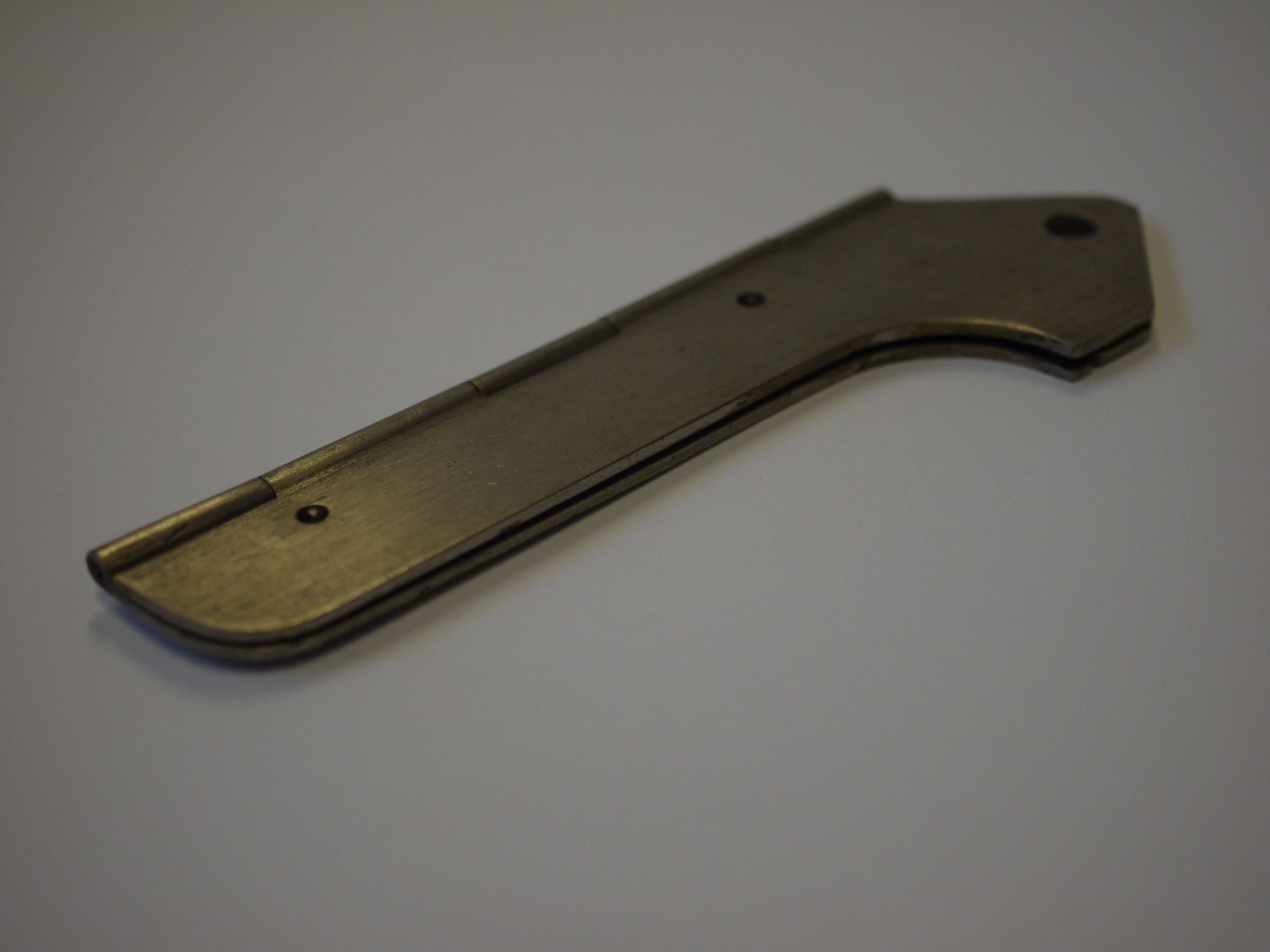 mwclassiccameras-20240322-324 Independent made thick metal Hinging mtal film cutting template (copy of Leitz ABLON) VERY SIMLAR TO THE LEITZ ORIGINAL, BUT NO MARKINGS