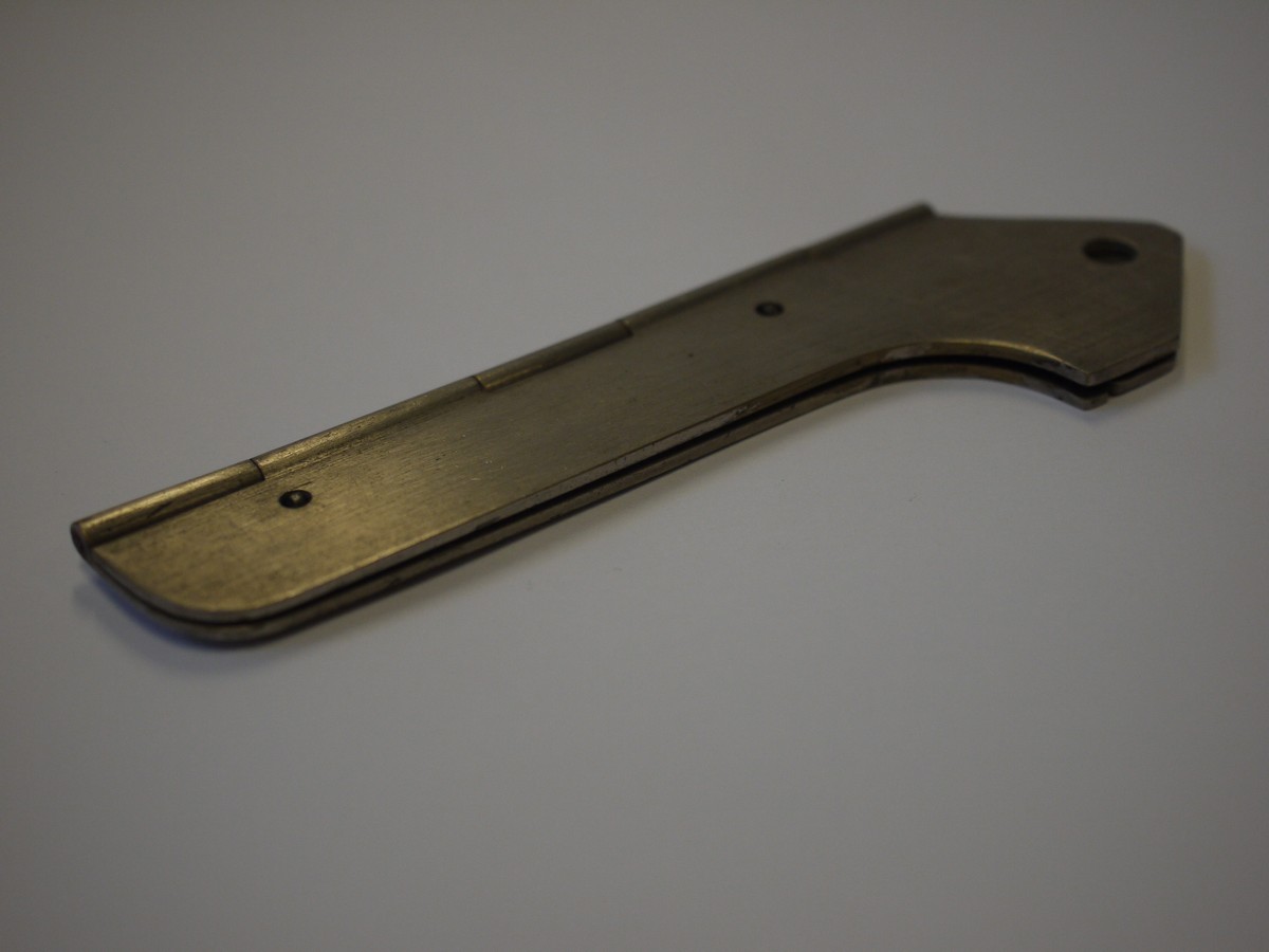 mwclassiccameras-20240322-325 Independent made thick metal Hinging mtal film cutting template (copy of Leitz ABLON) VERY SIMLAR TO THE LEITZ ORIGINAL, BUT NO MARKINGS