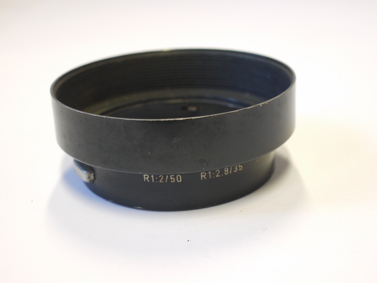 mwclassiccameras-20240322-346 Leitz Clip-on metal lens hood for the 35mm f2.8 & 50mm f2 R lenses (12564)