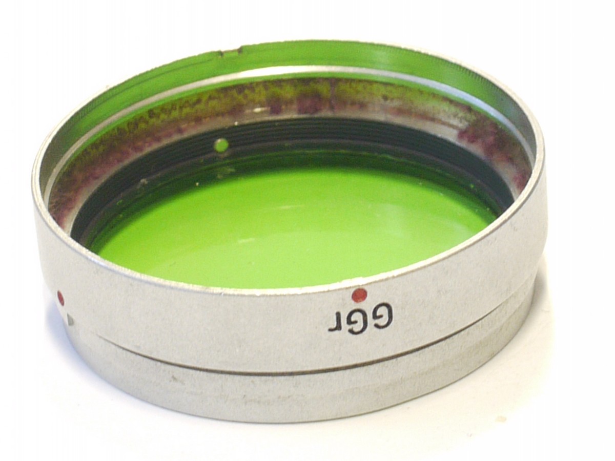mwclassiccameras-20240322-415 Leitz bayonet fitting Green GGr Filter for 50mm f1.5 Summarit lenses, chrome rim