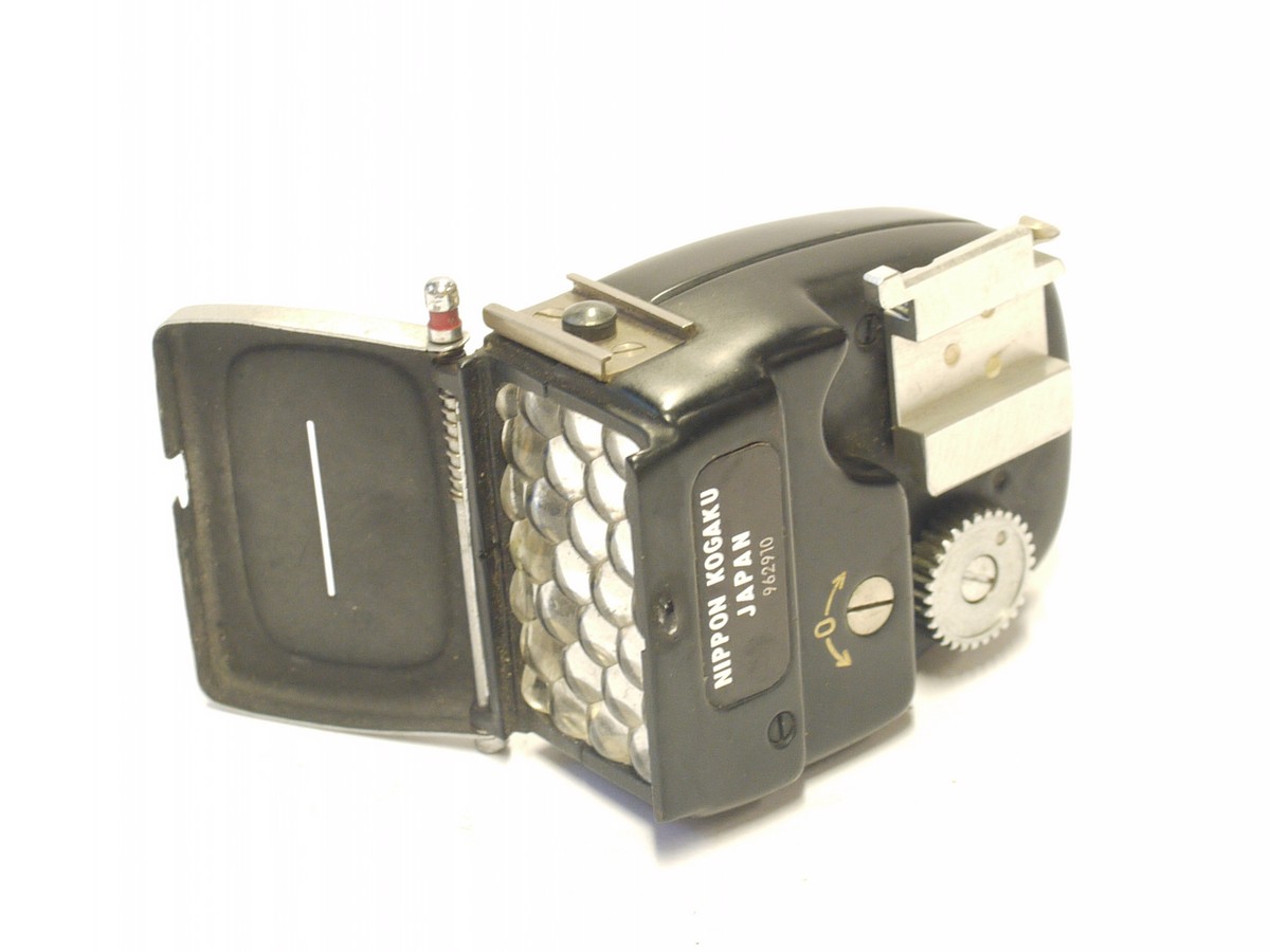 mwclassiccameras-20240322-442 Nikon Nikon Kogaku Japan Black shoe mouting Selenium cell meter for the Nikon S3/SP + Nikon case. UNCOMMOPN NON-WORKING