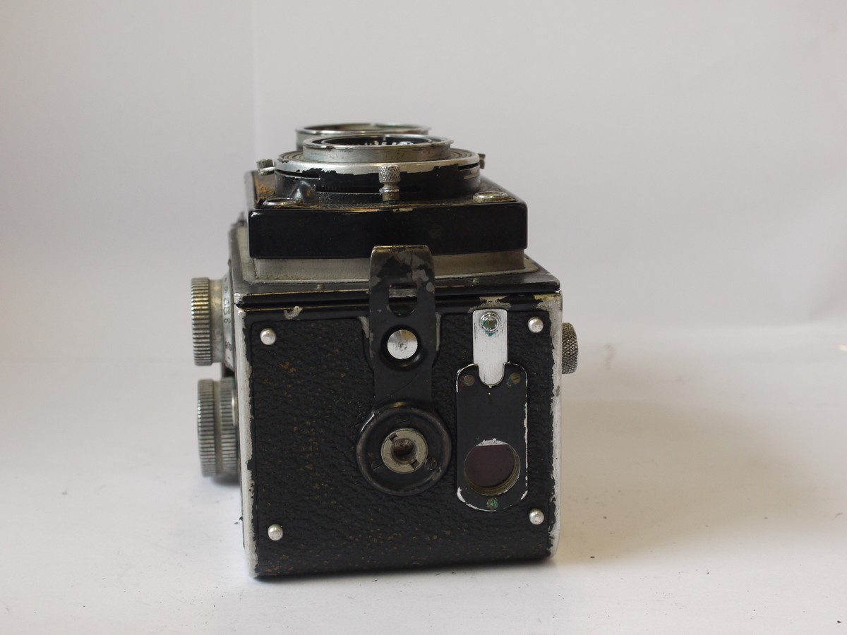 mwclassiccameras-20240329-286 Rolleicord II 6x6 TLR (No.1108677) with 7.5cm f3.5 Triotar lens in Compur Rapid shutter, with twon lens bayonets