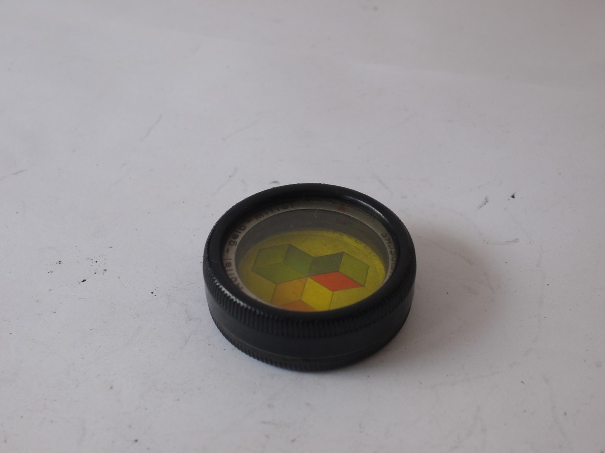 mwclassiccameras-20240329-397 Rollei Bayonet 1 Medium Yellow Filter + Keeper case. For f3.5 Tessar & Xenar TLR lenses