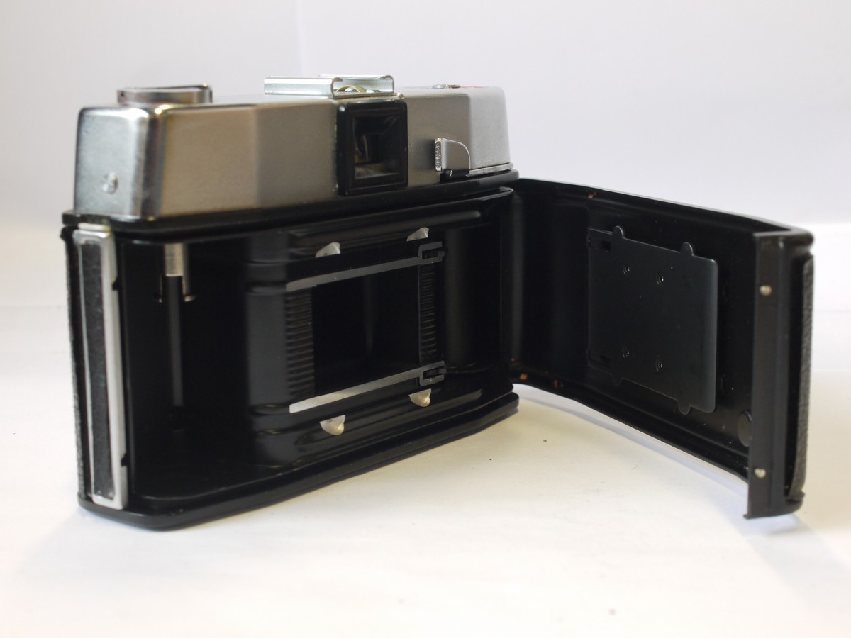 mwclassiccameras-20240405-100 Dacora Dignette 35mm Viewfinder camera with Steinheil 45mm f2.8 Cassar lens + ER case