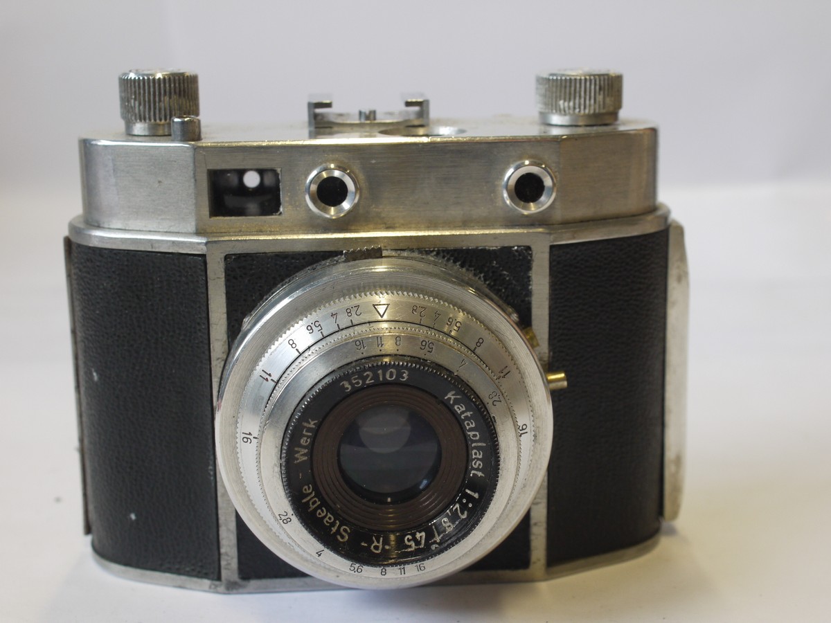 mwclassiccameras-20240405-137 Neidig Perlux II 24x36 UnCoupled Rangefinder camera c1953 + 45mm f2.8 Kataplast interchangeable screw mount lens. UNCOMMON