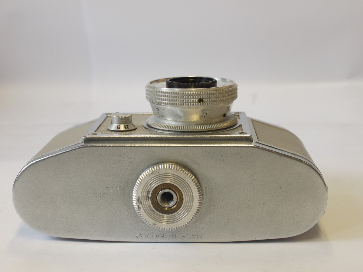 mwclassiccameras-20240405-145 Saraber Goslav Finetta 88 35mm camera, Silver grey covering + 45mm f2.8 Finetar intrchangeable bayonet munt lens