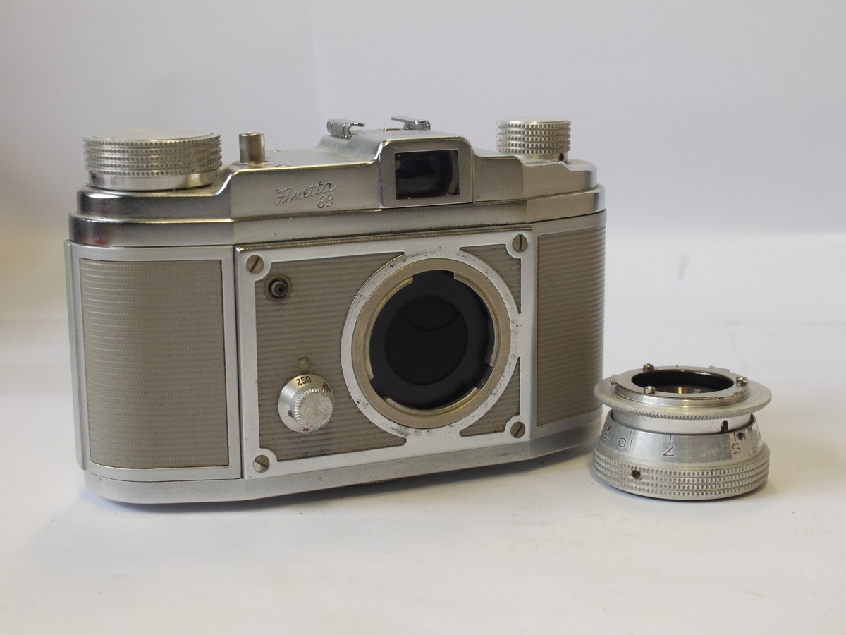 mwclassiccameras-20240405-146 Saraber Goslav Finetta 88 35mm camera, Silver grey covering + 45mm f2.8 Finetar intrchangeable bayonet munt lens