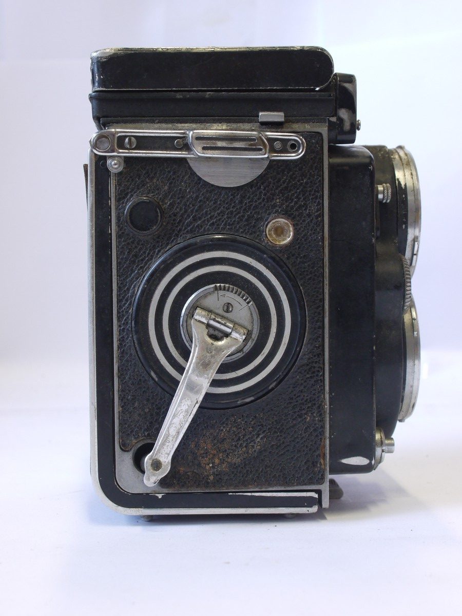 mwclassiccameras-20240405-241 Rolleiflex 2.8F 6x6 TLR with Carl Zeiss 80mm f2.8 Planar lens in Synchro Compur shutter. NEEDS REPAIR