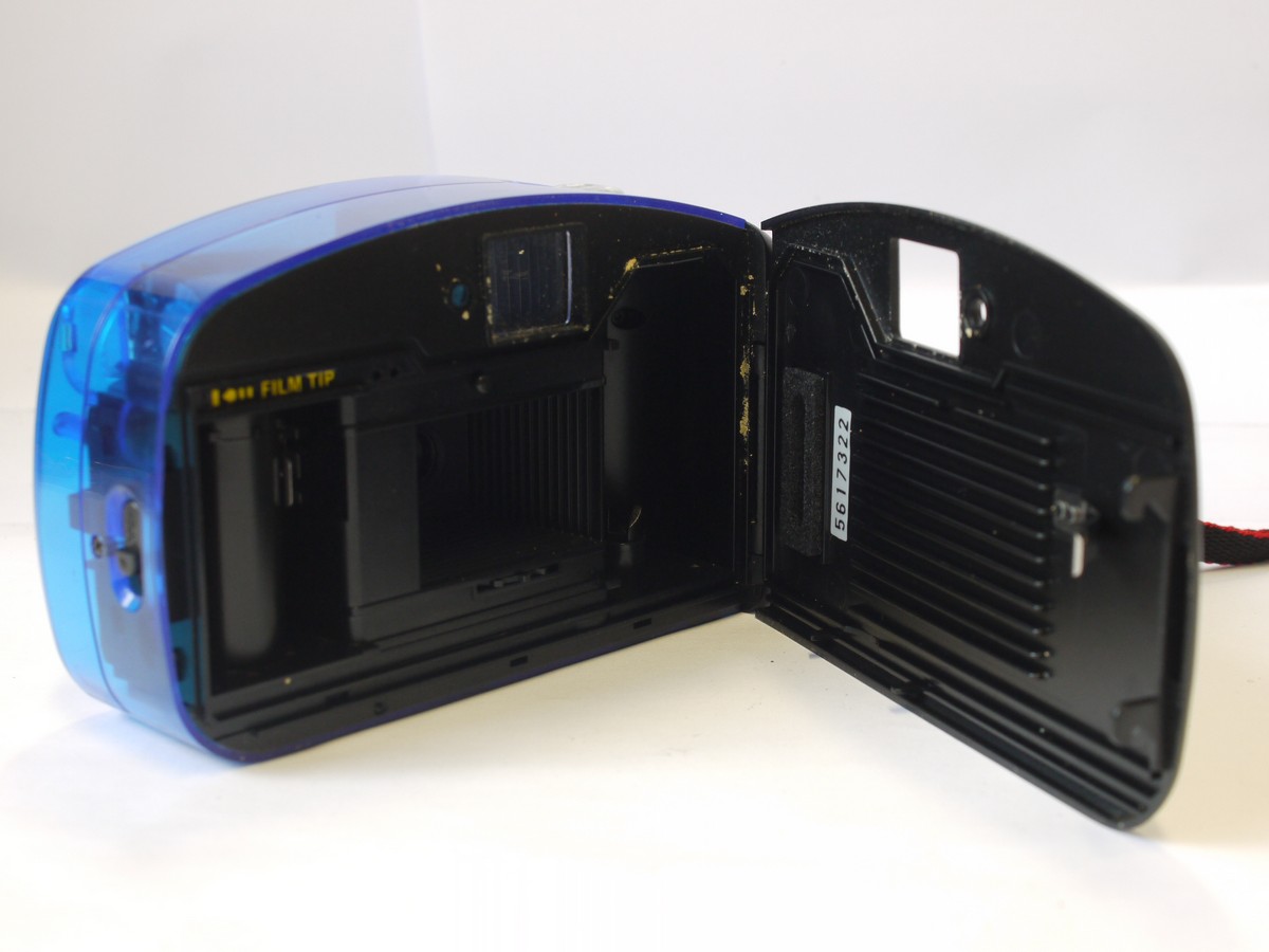 mwclassiccameras-20240405-26 Vivitar CV50 35mm Blue Plastic Transaprent Compact AF Point-&-Shoot camera with strap