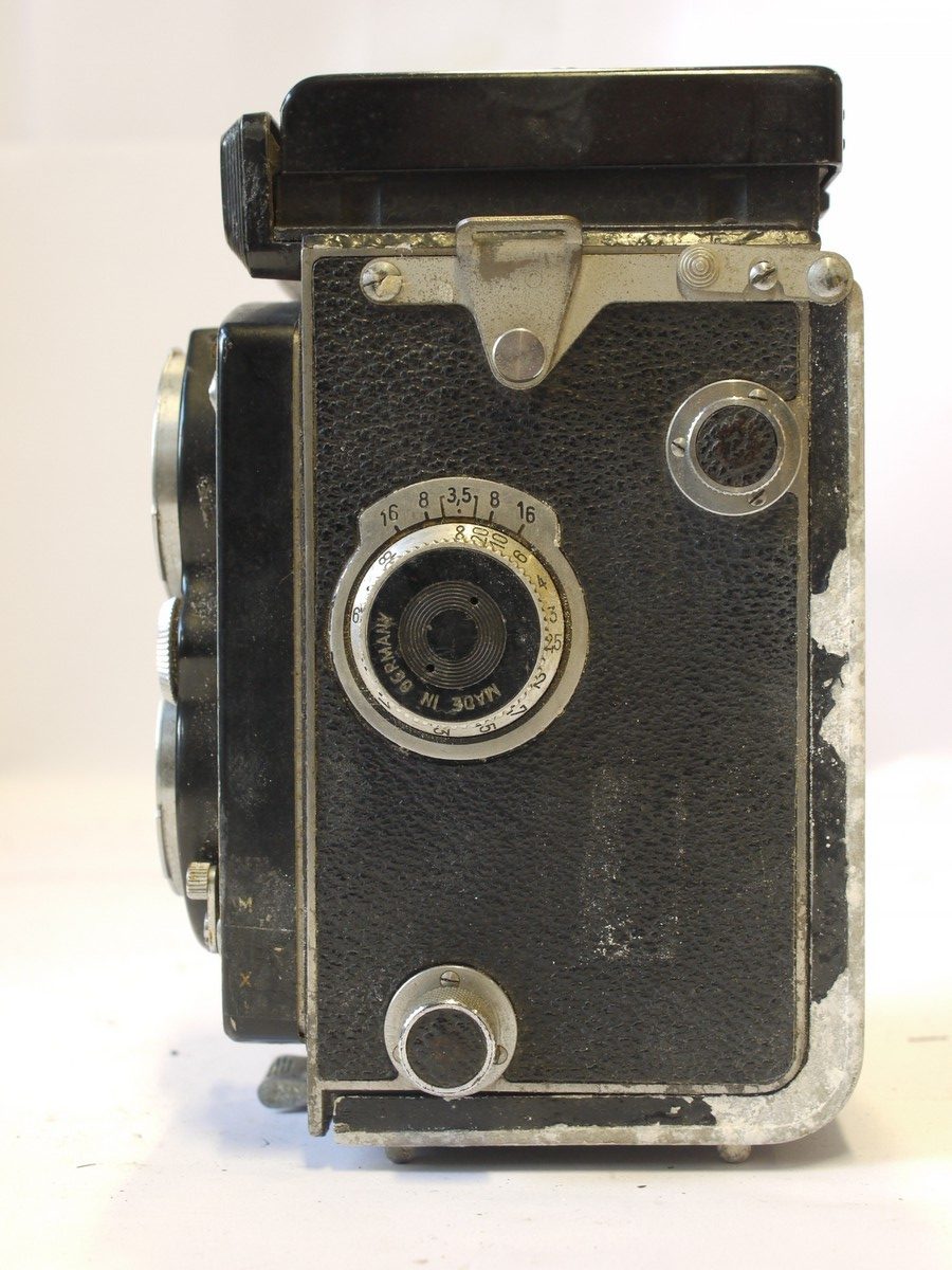 mwclassiccameras-20240405-292 Rolleiflex Standard 6x6 TLR with Zeiss Opton 75mm f3.5 Tessar T lens in Synchro Compur shutter. FOR SPARE PARTS/REPAIR