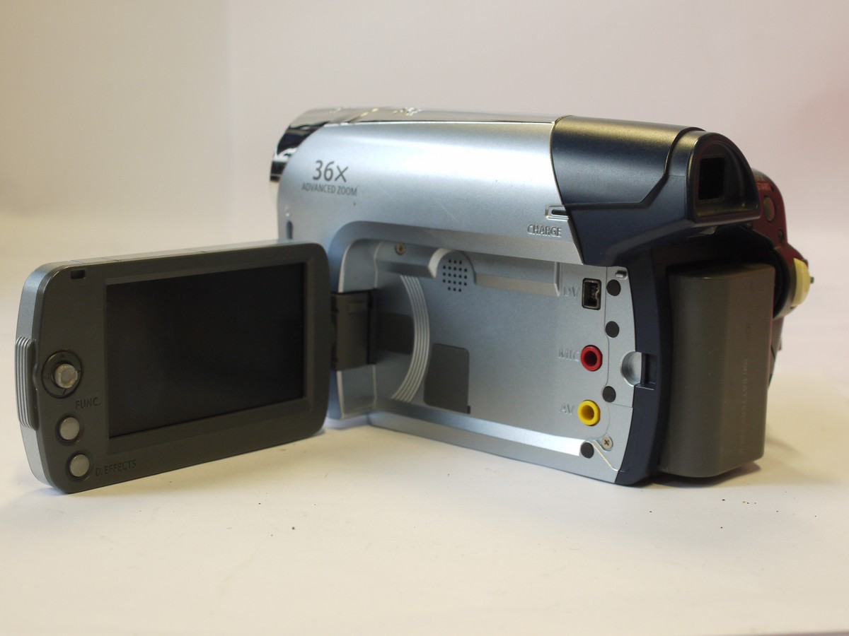 mwclassiccameras-20240405-347 Canon MD205 E Mini DV Video Camcorder with 2.6-83.2mm f2 zoom + Used Sony Mini DV Cassette, Unused Maxelle CV Cassette, Canon Li-Ion Battery, leads, instructions & box