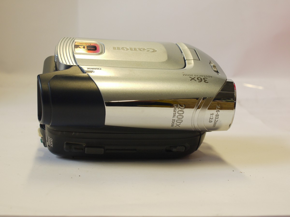 mwclassiccameras-20240405-351 Canon MD205 E Mini DV Video Camcorder with 2.6-83.2mm f2 zoom + Used Sony Mini DV Cassette, Unused Maxelle CV Cassette, Canon Li-Ion Battery, leads, instructions & box