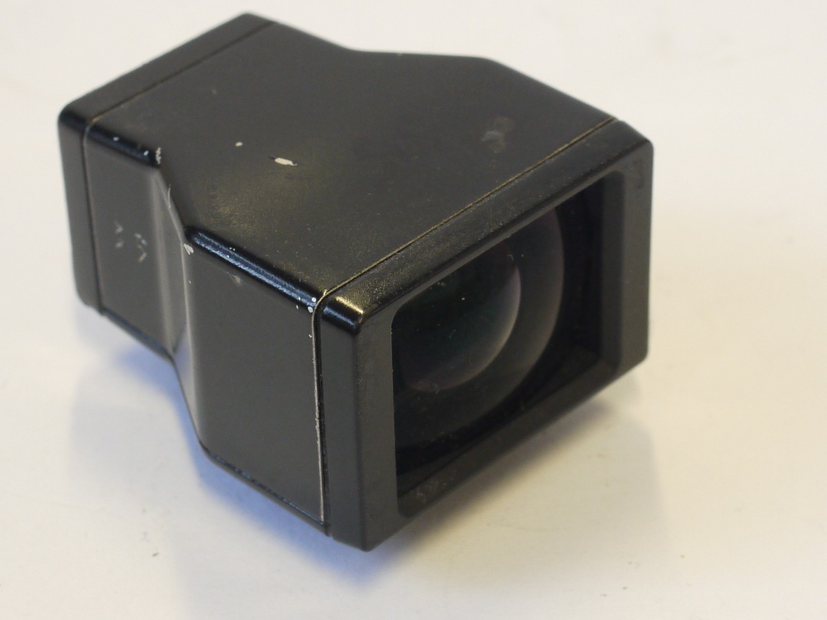 mwclassiccameras-20240419-427 Unamed Wide angle bright line shoe finder (35mm ir slightly wider), black plastic casing