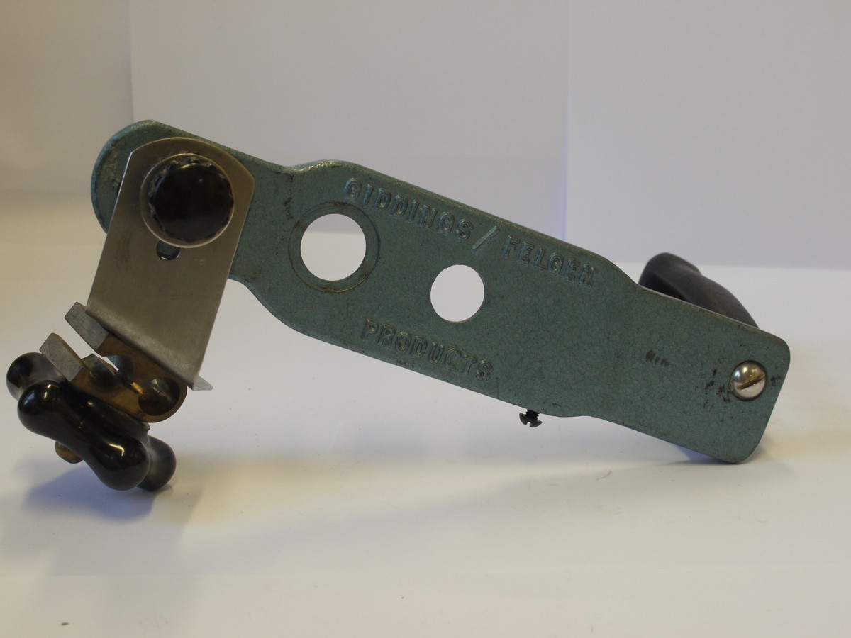 mwclassiccameras-20240419-446 Giddings/Felgen large heavy metal camera bracket/holder, blue hammered metal finish, with metal hand grip