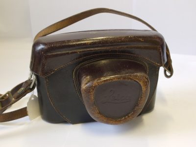 Leitz brown leather ER case for M2/M3, long front part (for 50/2 Summicron rigid lens), with strap. No tripod mount