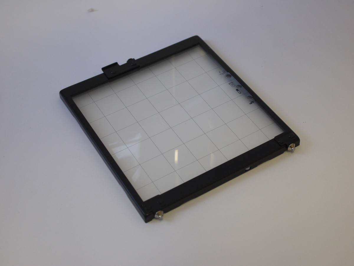 mwclassiccameras-20240419-489 Mamiya RZ Focusing Screen, Checkered type, for RZ67/RB67 + Instructions & Box