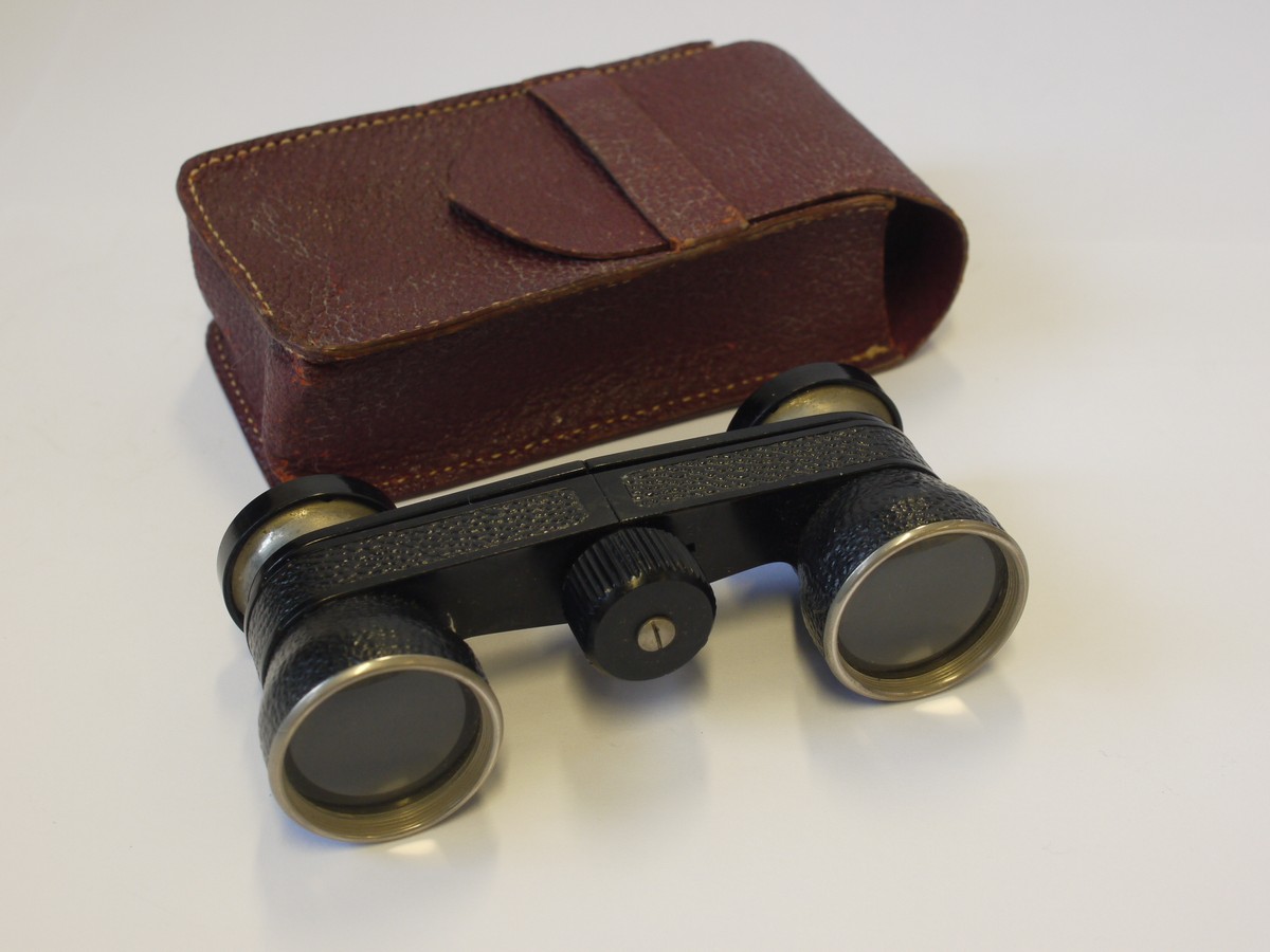 How Do You Clean Opera Glasses? Expert Tips for Spotless Lenses