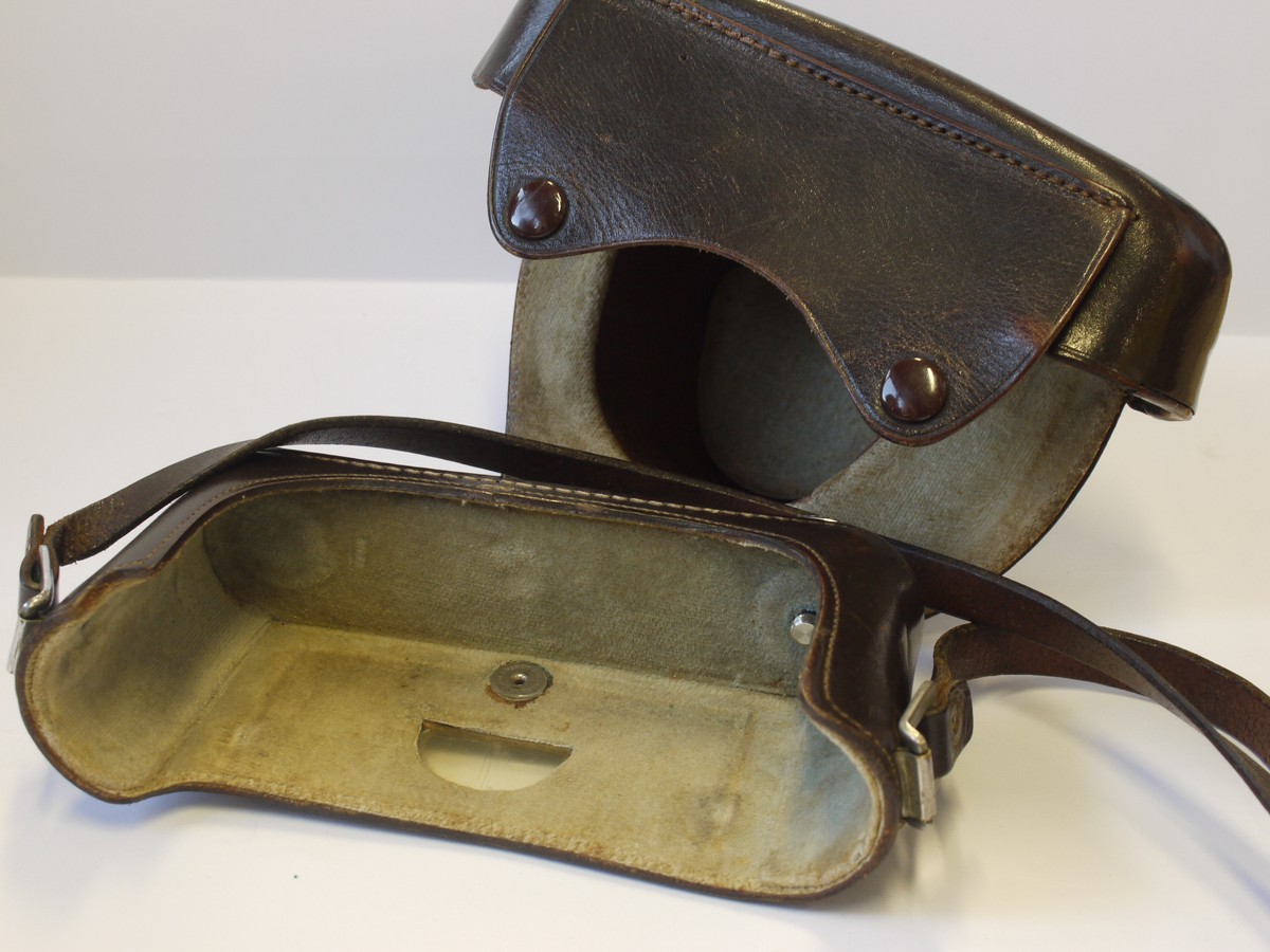 mwclassiccameras-20240419-503 Leitz brown leather ER case for M2/M3, long front part (for 50/2 Summicron rigid lens), strap & small tripod mount