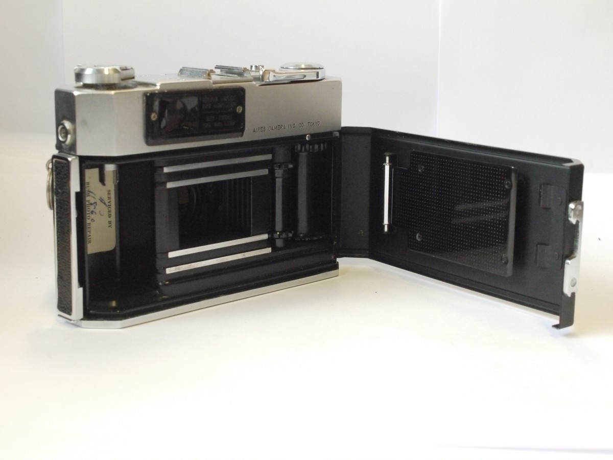 mwclassiccameras-20240426-120 Aires Viscount 35mm coupled rangefinder camera with two bright-line finder frames, with H Coral 4.5cm f1.9 lens