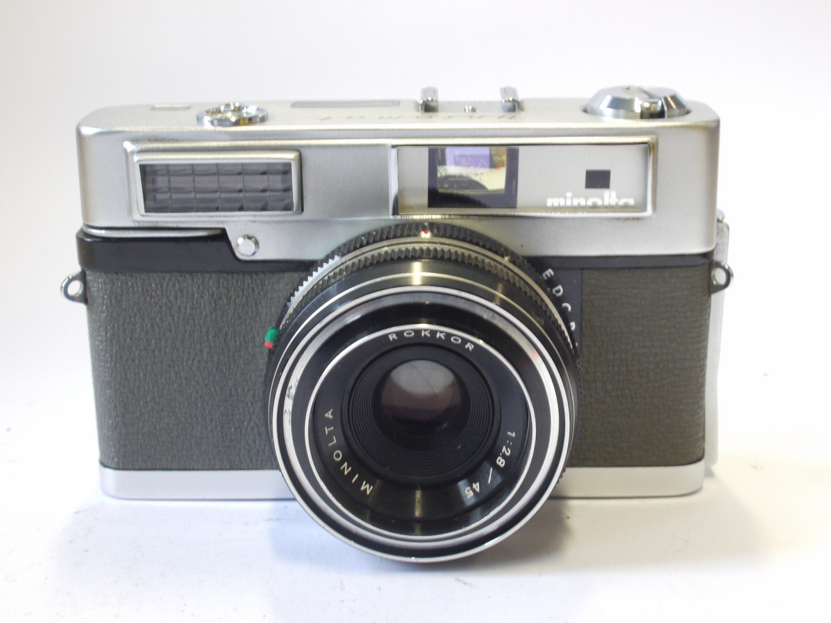 mwclassiccameras-20240503-335 Minolta Uniomat Selenium metered Coupled Rangefinder camera with 45mm f2.8 Rokkor lens