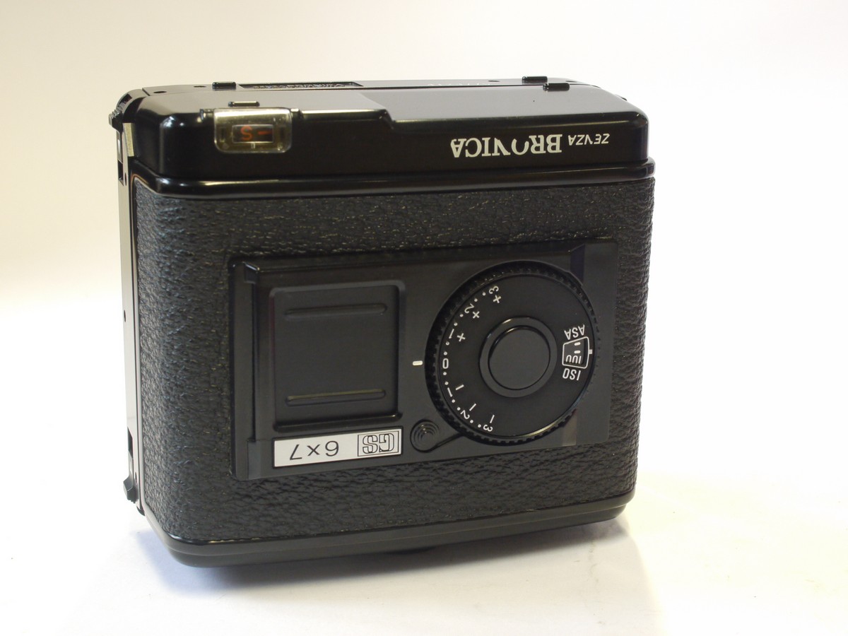 mwclassiccameras-20240503-446 Bronica Fim Back GS 120 (6x7) with dark slide & makers box