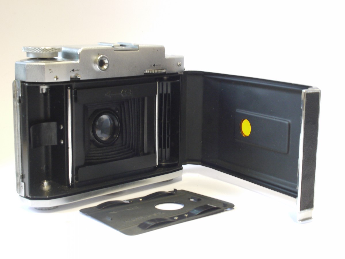 mwclassiccameras-20240503-60 Mamiya-6 IV 6x6 on 120 folding couped rangefinder (Back plate focusing system) with 7.5cm f3.5 Zuiko lens in Seikosha-Rapid shutter + ER case. UNCOMMON