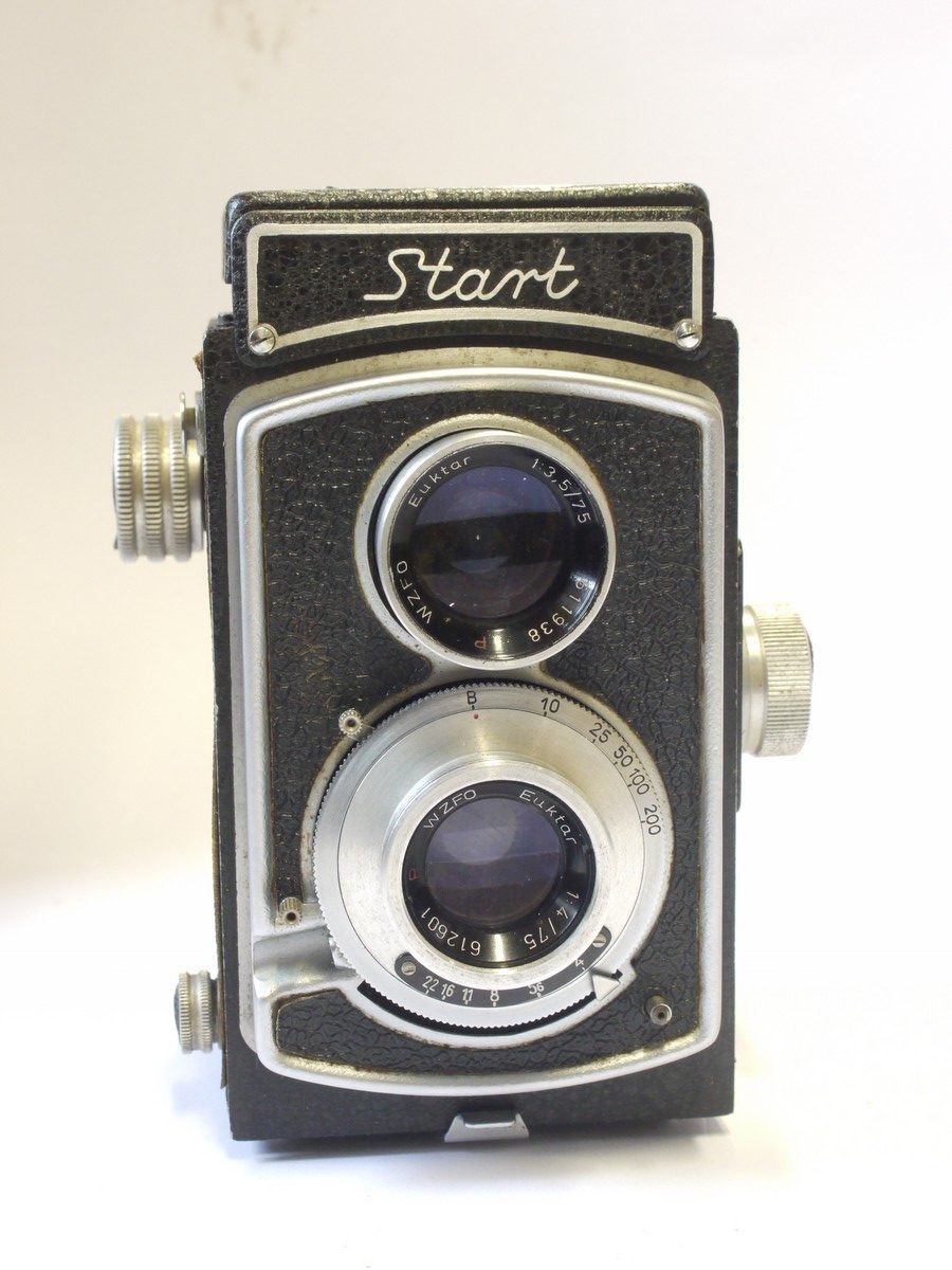 mwclassiccameras-20240503-69 Start 6x6 TLR with 75mm f4 Euktar lens in 5-Speed shutter