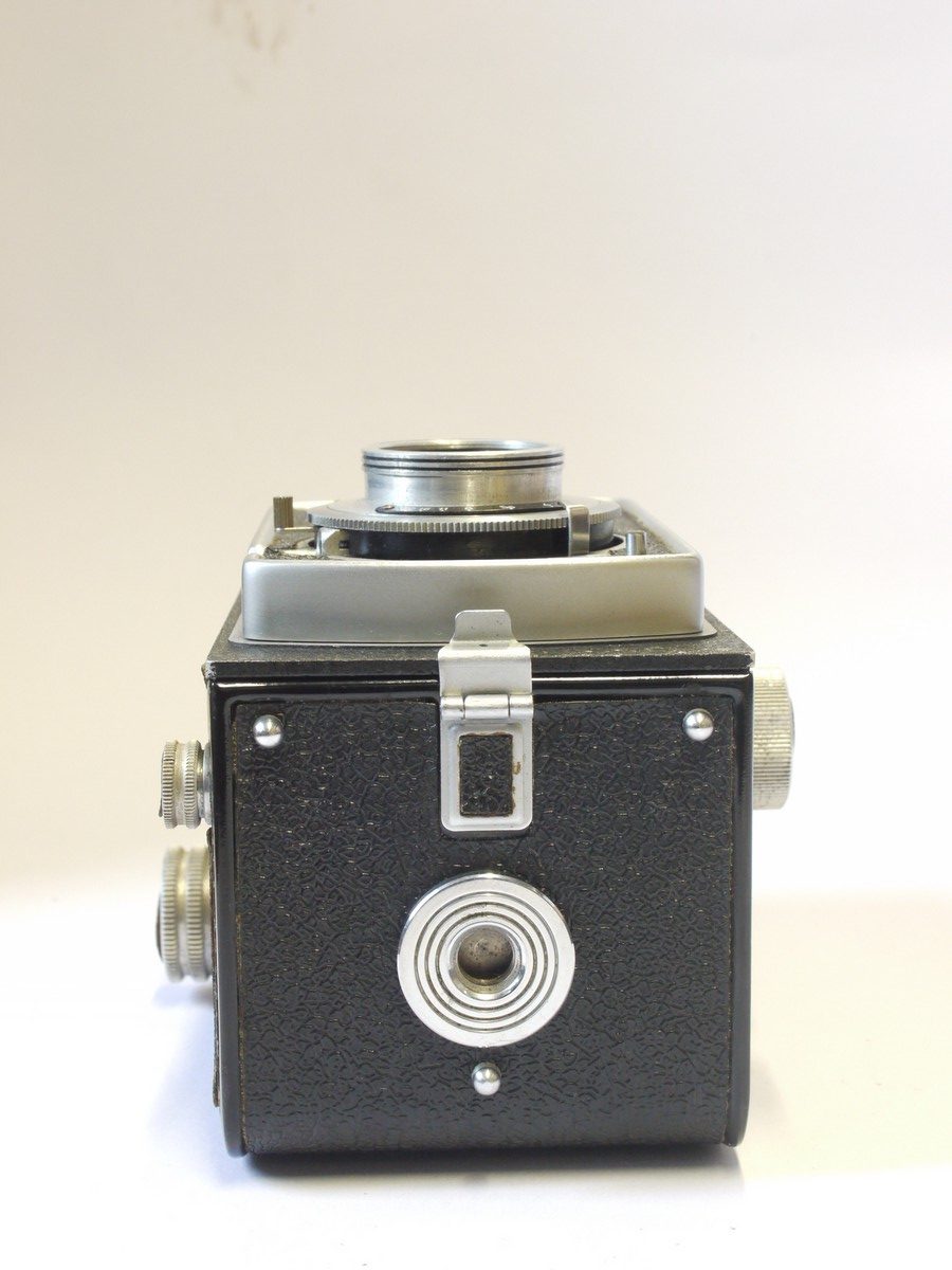 mwclassiccameras-20240503-73 Start 6x6 TLR with 75mm f4 Euktar lens in 5-Speed shutter