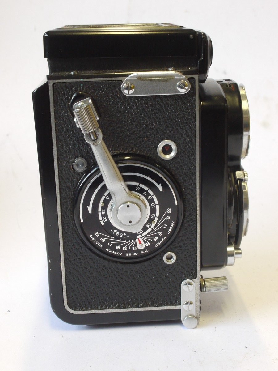 mwclassiccameras-20240510-134 Minolta Autocord 6x6 TLR with 75mm f3.5 Rokkor lens in Optiper-MVL shutter + Minolta front cap & Original Instructions