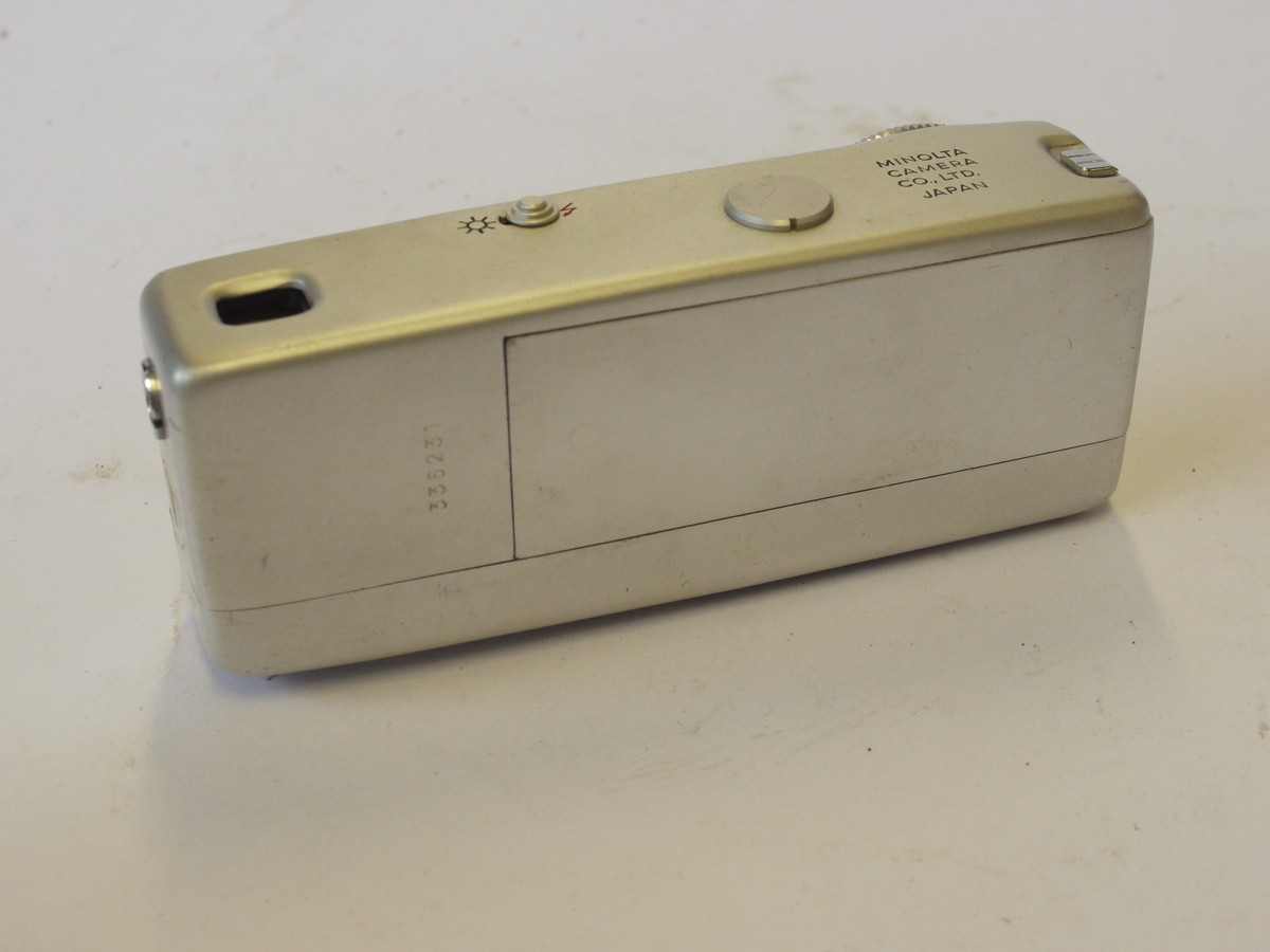 mwclassiccameras-20240510-222 Minolta 16 MG 16mm Subminiature camera, chrome, selenium metered + case