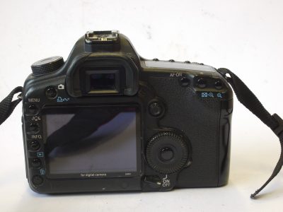 Canon EOS 5D Mark II body 21MP, with strap, Battery & Canon LC-E6E Battery Charger