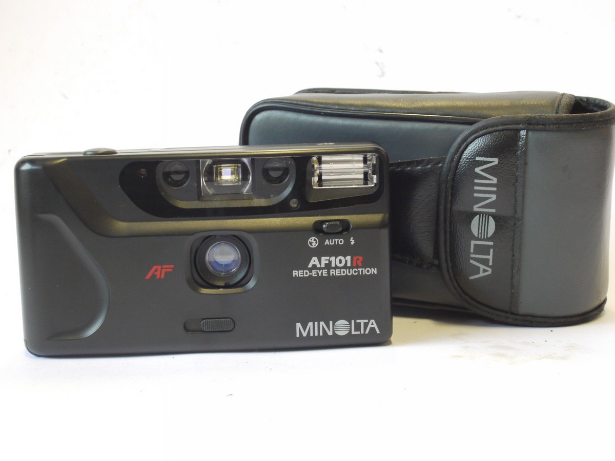 mwclassiccameras-20240510-30 Minolta AF101R 35mm Compact Autofocus Point-&-Shoot camera + case