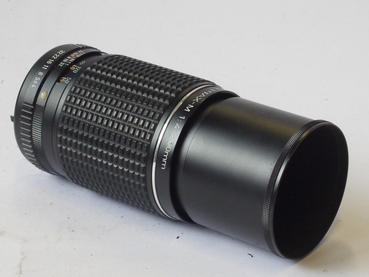 mwclassiccameras-20240517-105 Pentax 200mm f4 SMC Pentax-M manual focus PK-M mount lens with built-in lens hood + Pentax rear cap & case