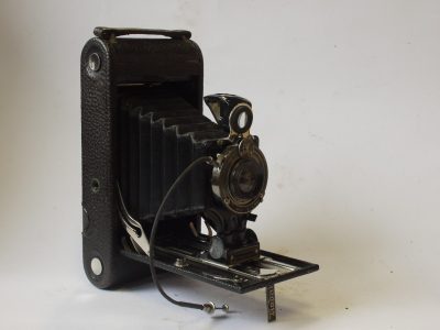Kodak No.2C Autographic Kodak Jr large rollfilm black bellows camera with Bausch & Lomb Rapid Rectilinear lens + Carry case