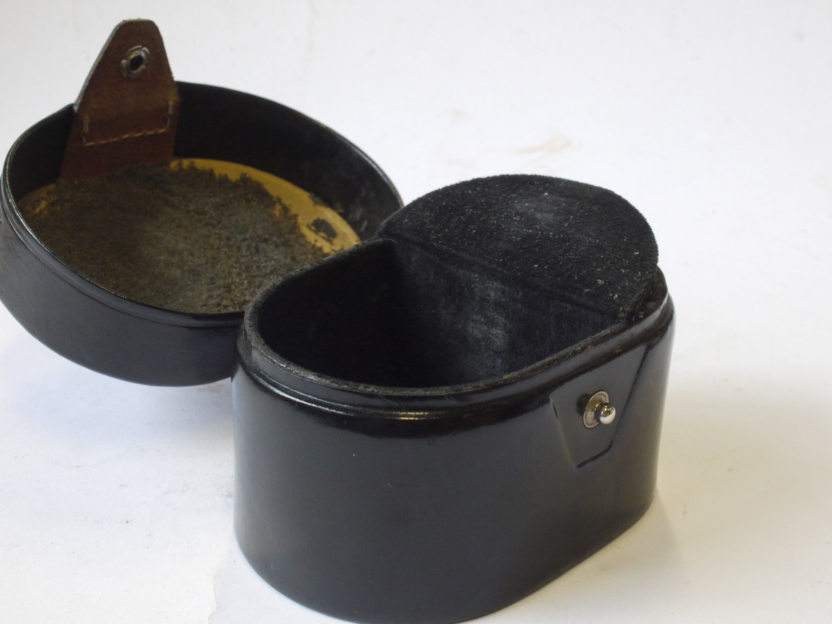 mwclassiccameras-20240517-178 Canon black leather case for the 19mm lens, with section for 19mm Finder