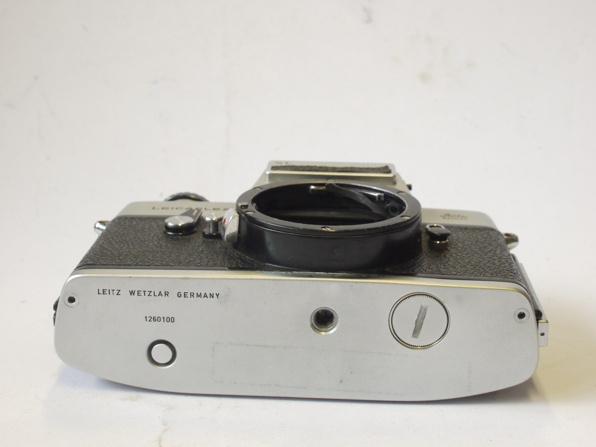 mwclassiccameras-20240517-44 Leicaflex SL 35mm SLR body, chrome (No.1260100) + ER case with strap