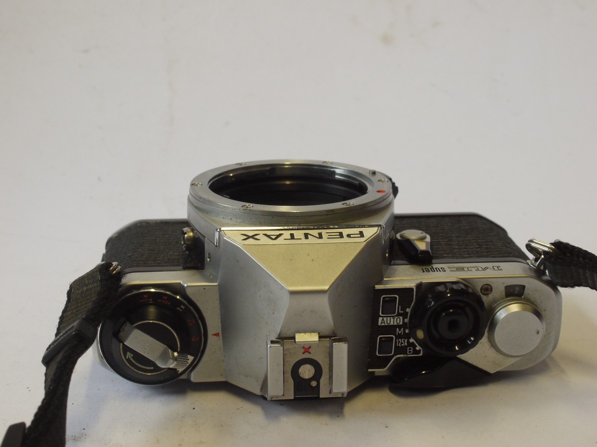 mwclassiccameras-20240517-55 Pentax ME Super 35mm SLR body, chrome, PK mount