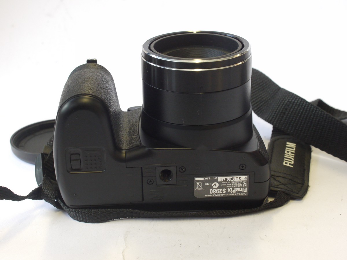 mwclassiccameras-20240524-193 Fuji Finepix S2980 14MP Digital Bridge Camera with 5-90mm f3.1-5.6 Fujinon 18X Zoom + Front cap, USB lead, CD ROM, Instructions & carry case